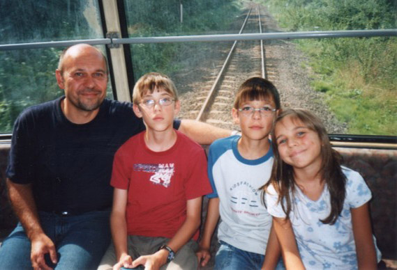 065 573 388 90.jpg