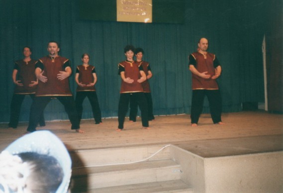 077 569 388 90.jpg